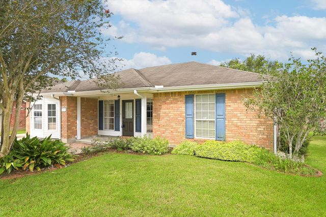 121 Rosedown Dr, Thibodaux, LA 70301