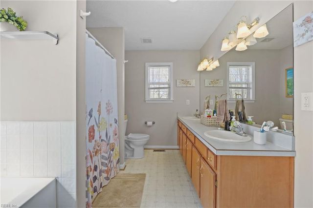 15236 W Ashby WAY, Carrollton, VA 23314