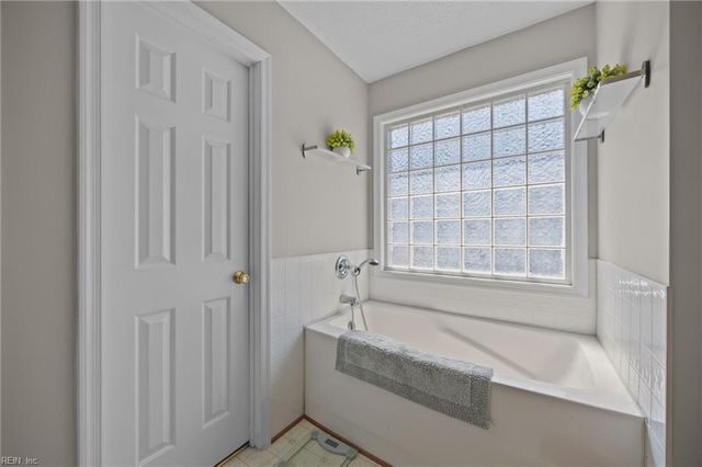 15236 W Ashby WAY, Carrollton, VA 23314