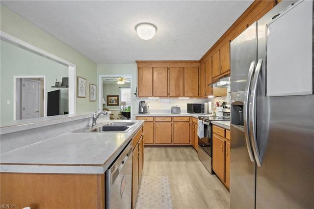 15236 W Ashby WAY, Carrollton, VA 23314