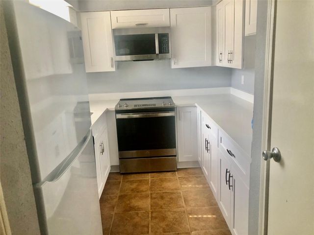 3150 Walnut Bend Lane 618, Houston, TX 77042