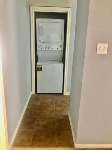 3150 Walnut Bend Lane 618, Houston, TX 77042
