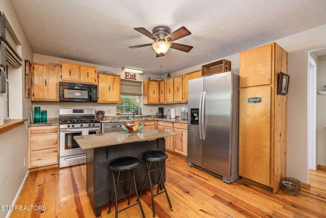 279 Siever Rd, Crossville, TN 38572