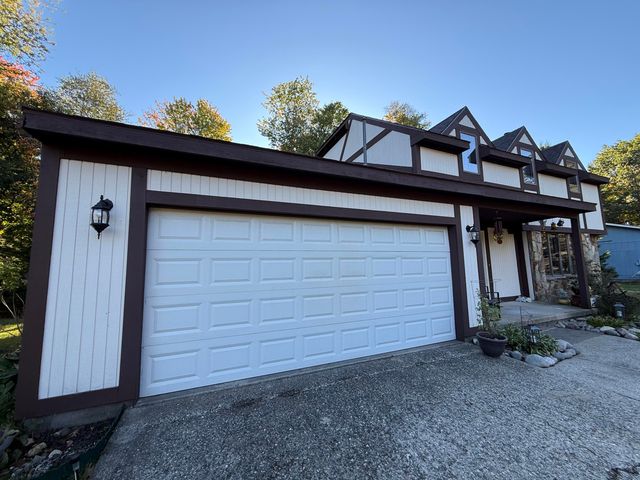 7036 W Woodlea Road, Oscoda, MI 48750