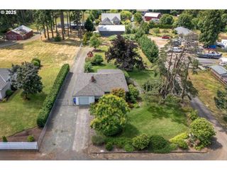 15182 HENRICI Rd, Oregon City, OR 97045
