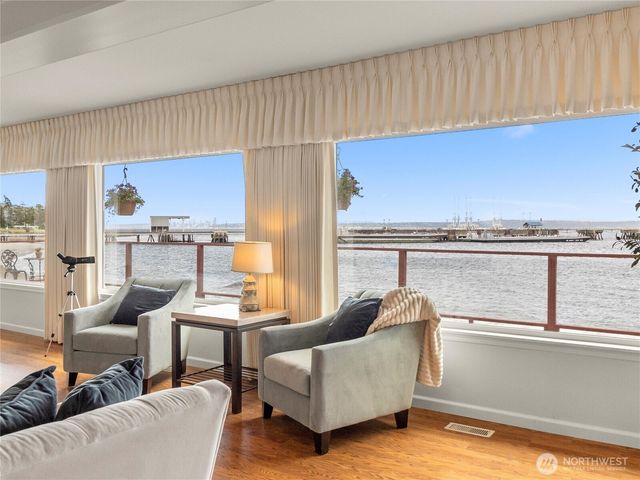 8609 E Caraway Road, Port Orchard, WA 98366