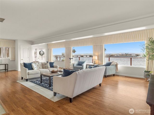 8609 E Caraway Road, Port Orchard, WA 98366