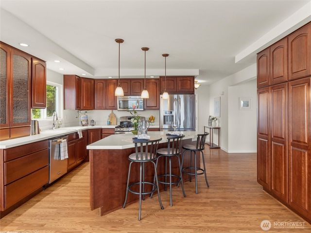 8609 E Caraway Road, Port Orchard, WA 98366