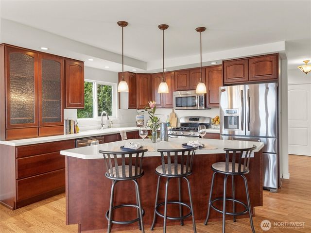 8609 E Caraway Road, Port Orchard, WA 98366