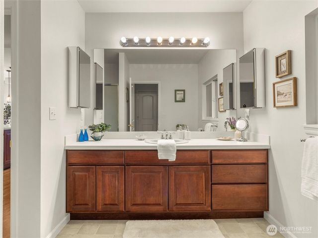 8609 E Caraway Road, Port Orchard, WA 98366