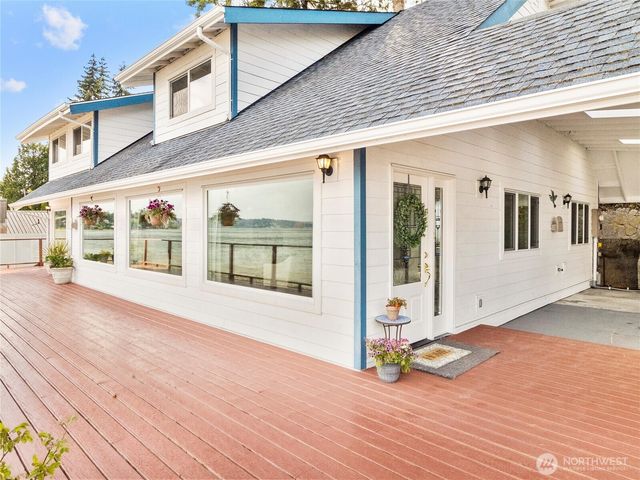 8609 E Caraway Road, Port Orchard, WA 98366