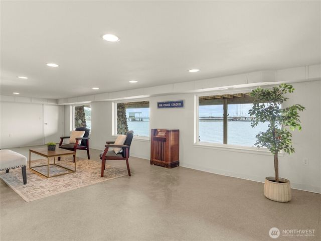 8609 E Caraway Road, Port Orchard, WA 98366