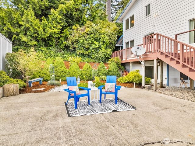 8609 E Caraway Road, Port Orchard, WA 98366