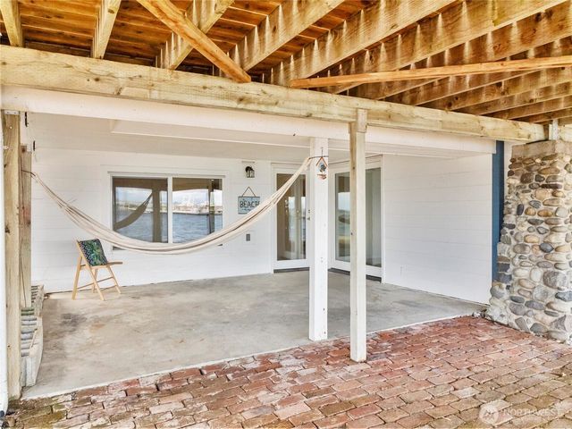 8609 E Caraway Road, Port Orchard, WA 98366