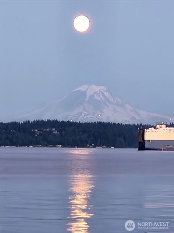 8609 E Caraway Road, Port Orchard, WA 98366