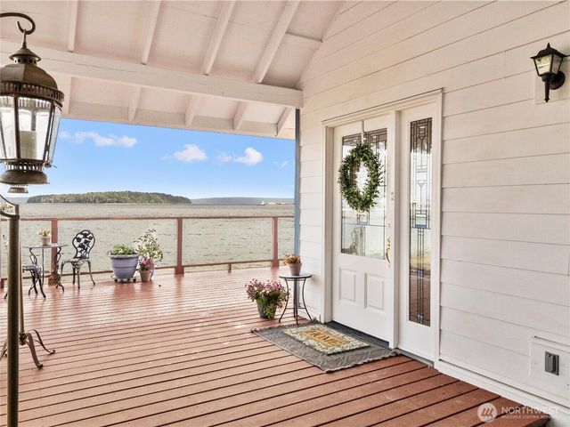 8609 E Caraway Road, Port Orchard, WA 98366