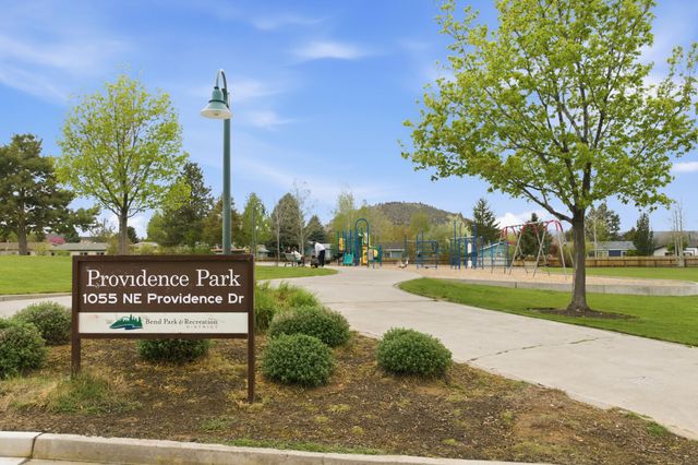 3097 NE Barrington Court, Bend, OR 97701