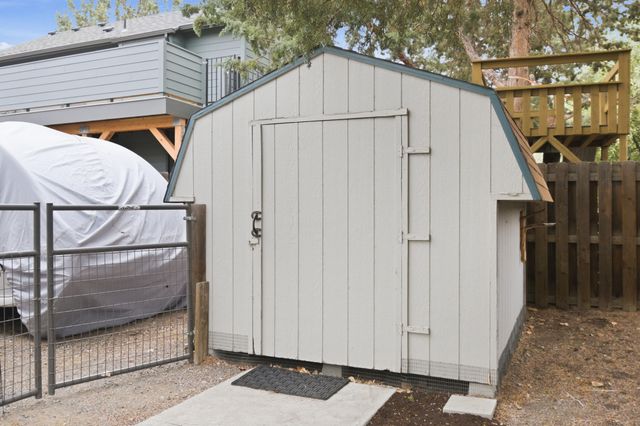 3097 NE Barrington Court, Bend, OR 97701