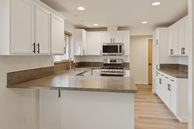 3097 NE Barrington Court, Bend, OR 97701