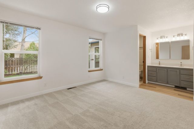 3097 NE Barrington Court, Bend, OR 97701