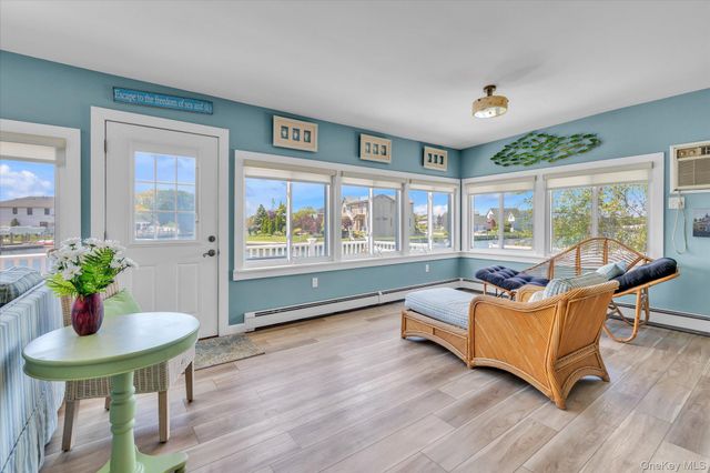 52 Bayview Avenue, Babylon, NY 11702