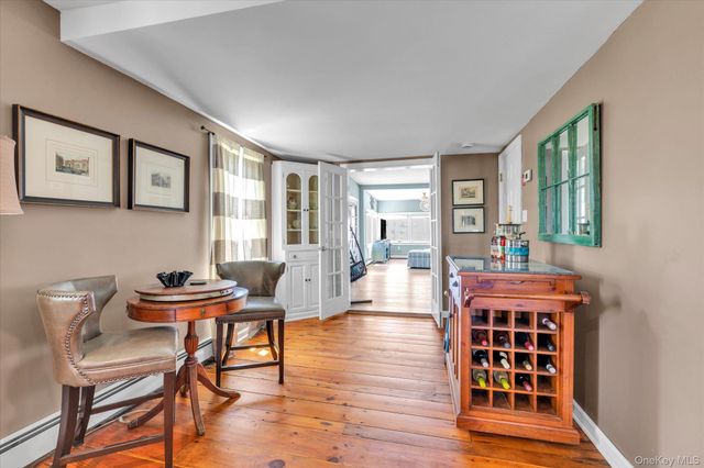 52 Bayview Avenue, Babylon, NY 11702