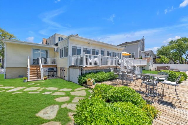52 Bayview Avenue, Babylon, NY 11702