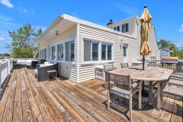 52 Bayview Avenue, Babylon, NY 11702