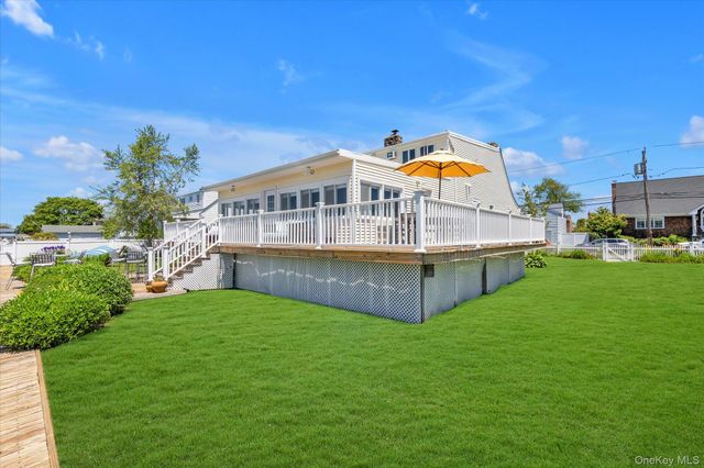 52 Bayview Avenue, Babylon, NY 11702