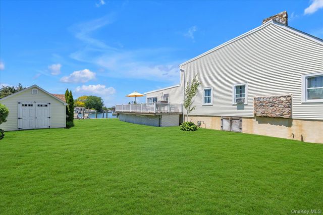 52 Bayview Avenue, Babylon, NY 11702
