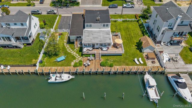 52 Bayview Avenue, Babylon, NY 11702