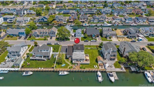 52 Bayview Avenue, Babylon, NY 11702