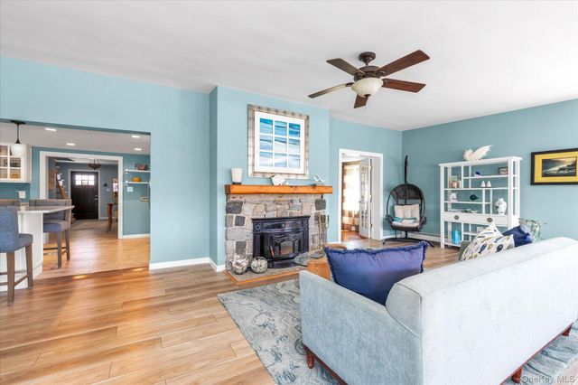 52 Bayview Avenue, Babylon, NY 11702