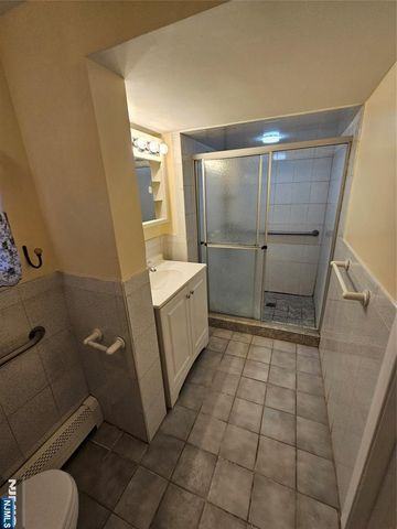 122 Eckel Road house, Little Ferry, NJ 07643