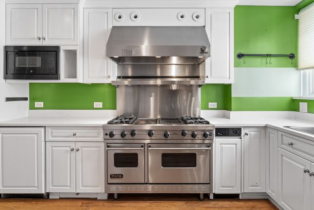 2912 N Commonwealth Avenue 11CD, Chicago, IL 60657