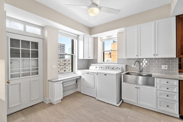 2912 N Commonwealth Avenue 11CD, Chicago, IL 60657