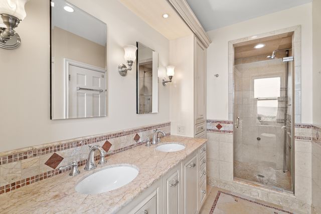 2912 N Commonwealth Avenue 11CD, Chicago, IL 60657