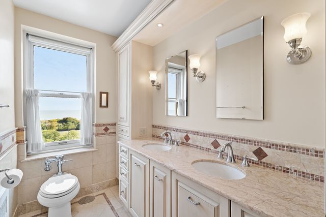 2912 N Commonwealth Avenue 11CD, Chicago, IL 60657