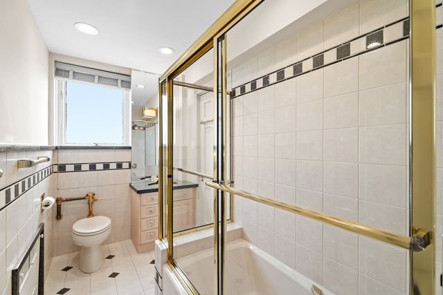 2912 N Commonwealth Avenue 11CD, Chicago, IL 60657