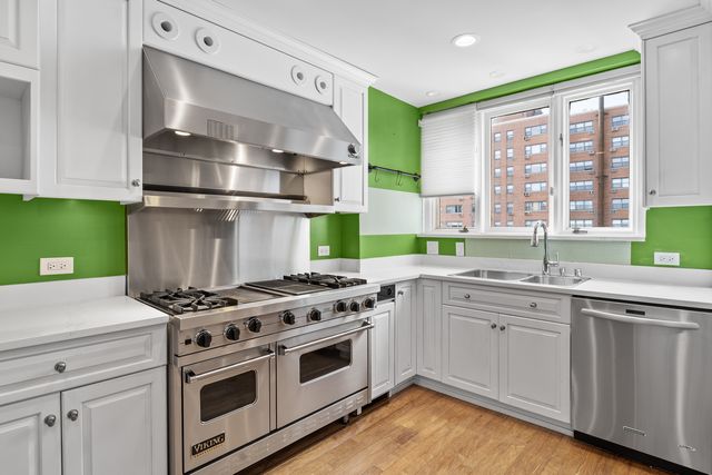 2912 N Commonwealth Avenue 11CD, Chicago, IL 60657