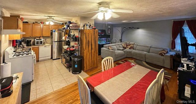 76 Jay Road, Centereach, NY 11720