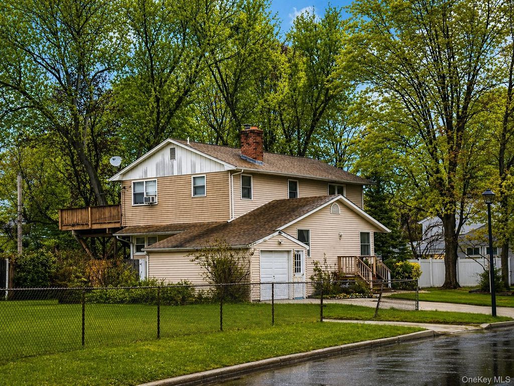 76 Jay Road, Centereach, NY 11720