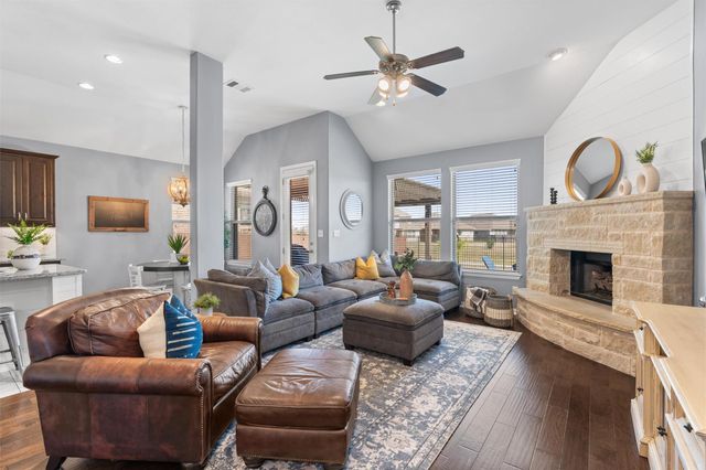 304 Miracle Rose WAY, Liberty Hill, TX 78642