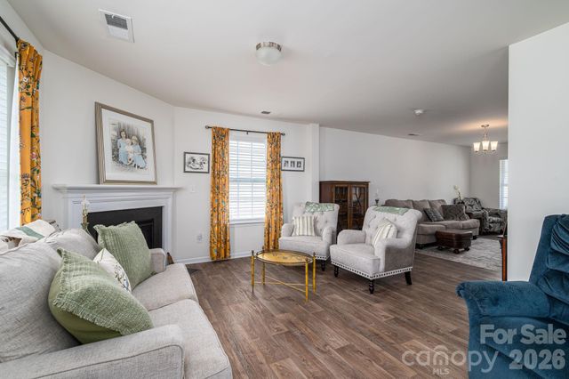 1536 Gaston Mountain Drive, Dallas, NC 28034