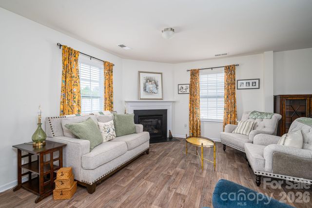 1536 Gaston Mountain Drive, Dallas, NC 28034