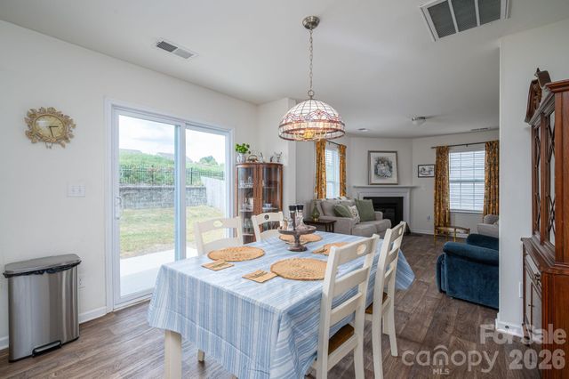 1536 Gaston Mountain Drive, Dallas, NC 28034