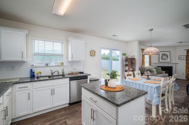 1536 Gaston Mountain Drive, Dallas, NC 28034