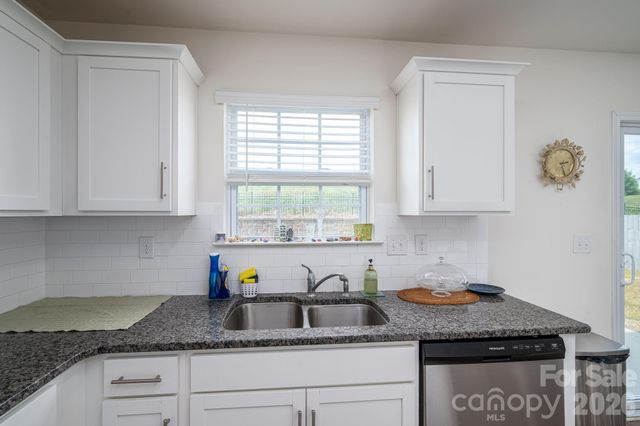 1536 Gaston Mountain Drive, Dallas, NC 28034