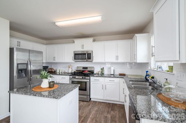 1536 Gaston Mountain Drive, Dallas, NC 28034
