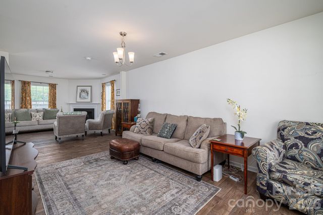 1536 Gaston Mountain Drive, Dallas, NC 28034